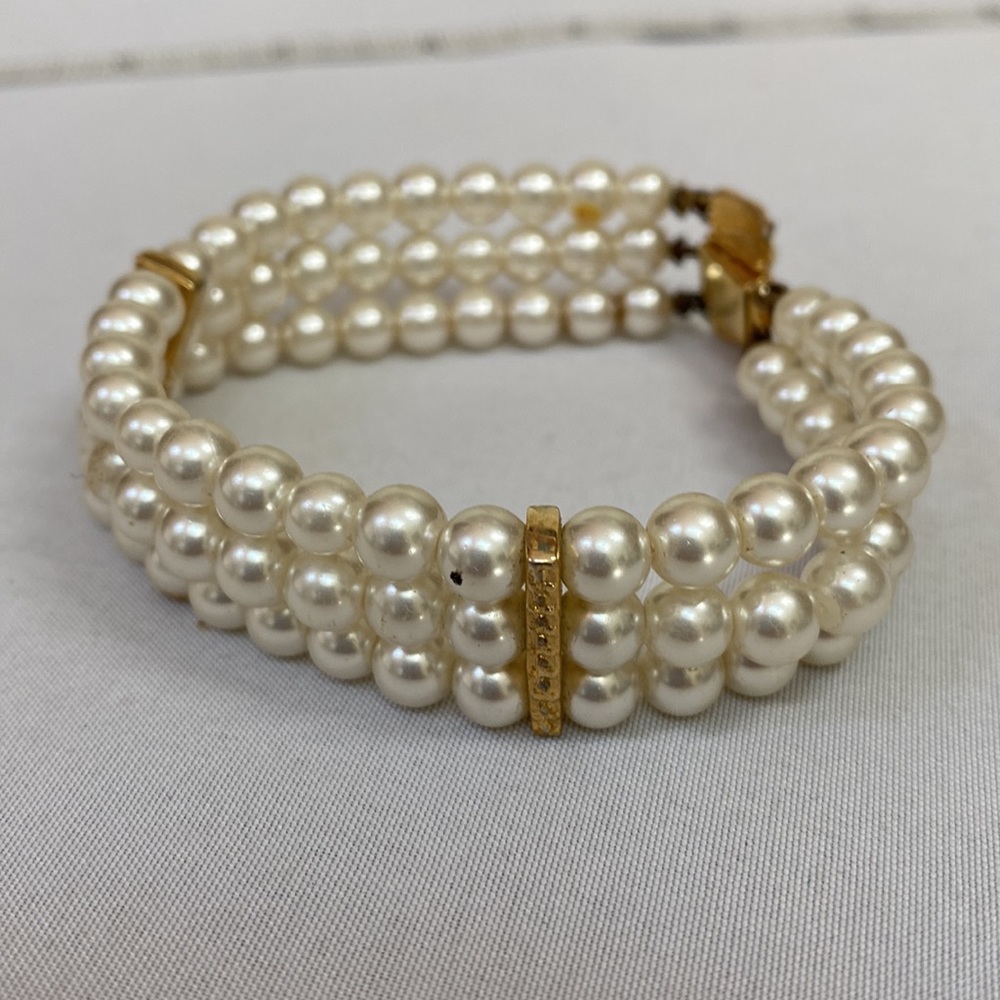 Vintage three strand pearl bead bracelet